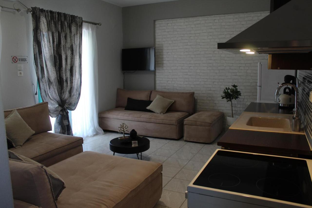 Azure Bliss Suites Никити Екстериор снимка