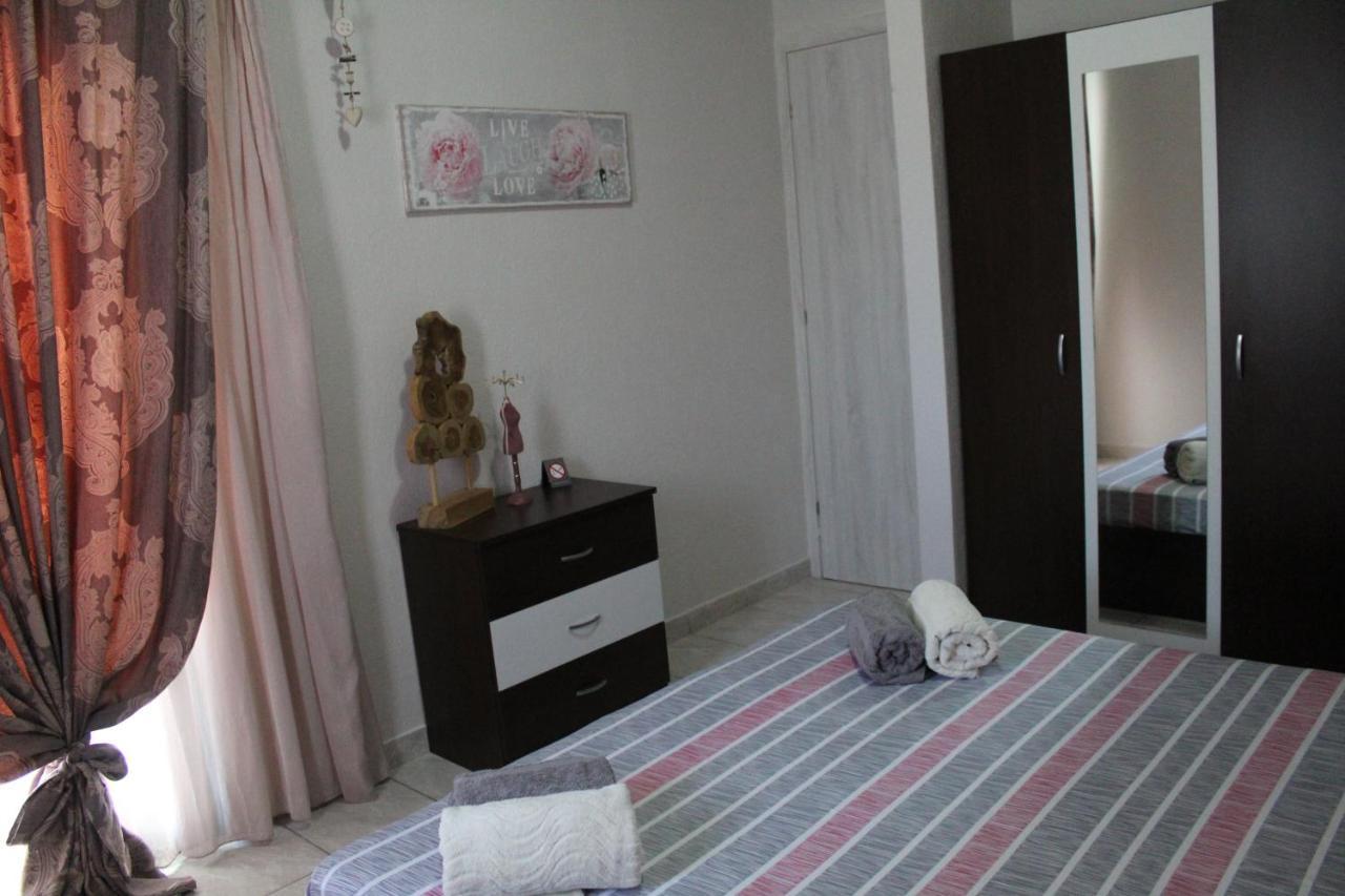 Azure Bliss Suites Никити Екстериор снимка