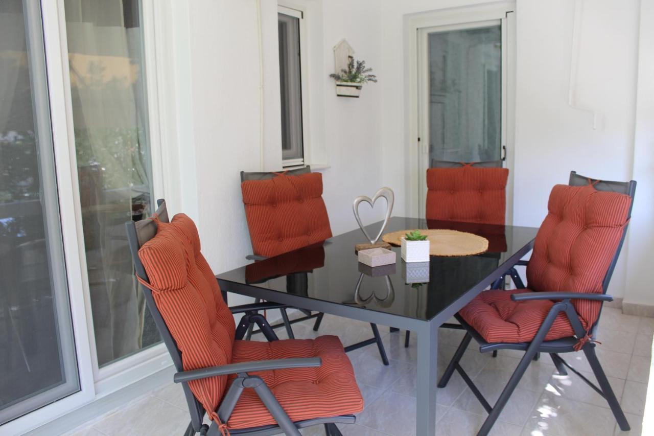 Azure Bliss Suites Никити Екстериор снимка