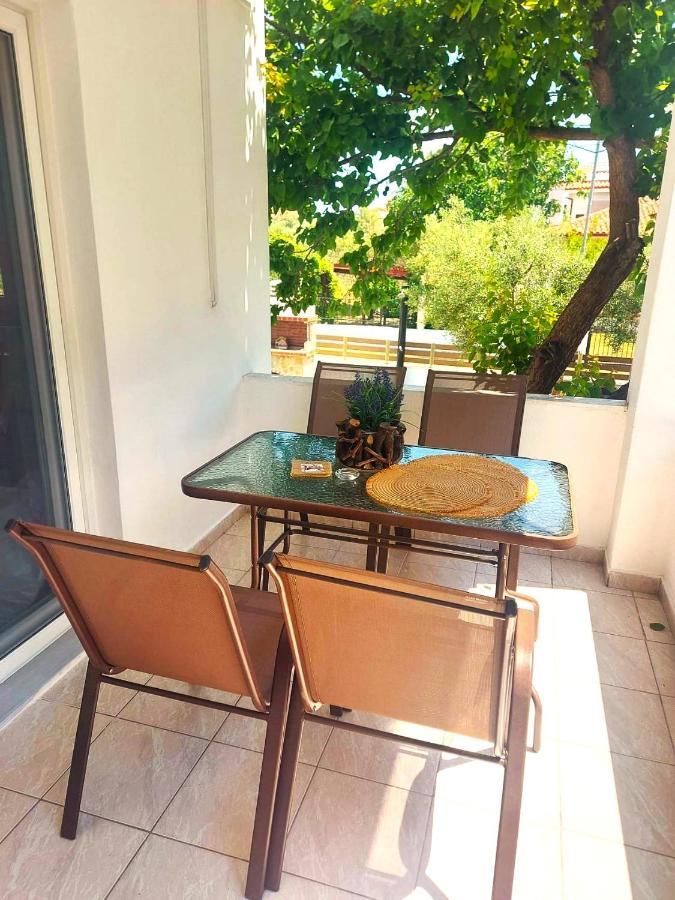 Azure Bliss Suites Никити Екстериор снимка