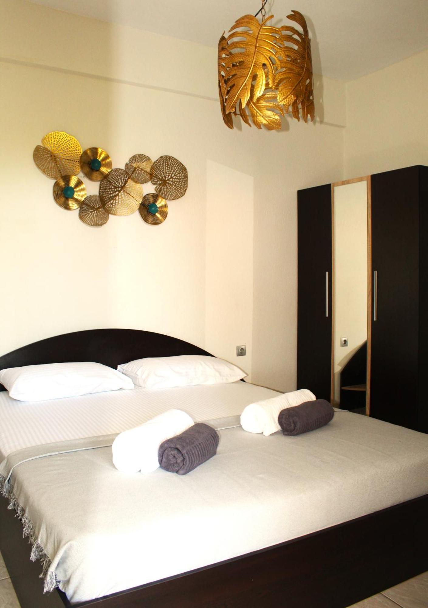Azure Bliss Suites Никити Екстериор снимка