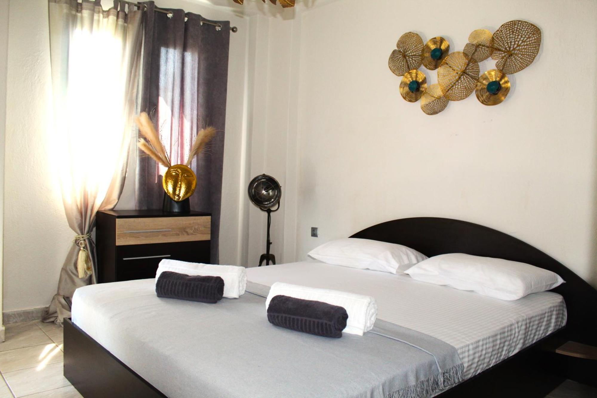 Azure Bliss Suites Никити Екстериор снимка